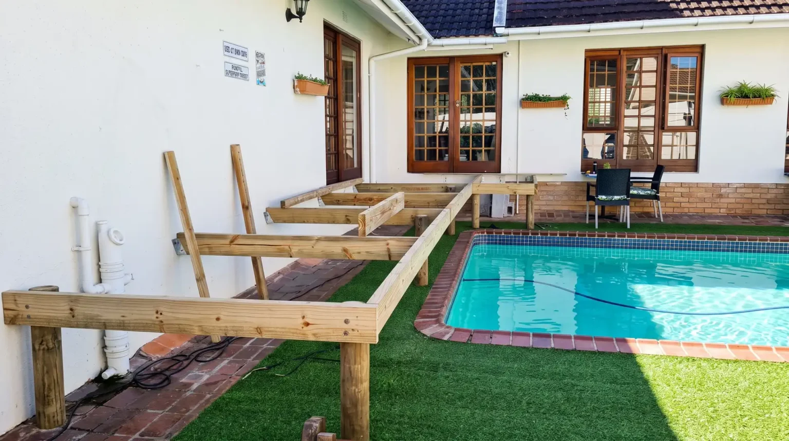 Project Dolliwarie Custom timber deck & glass & stainless steel balustrade