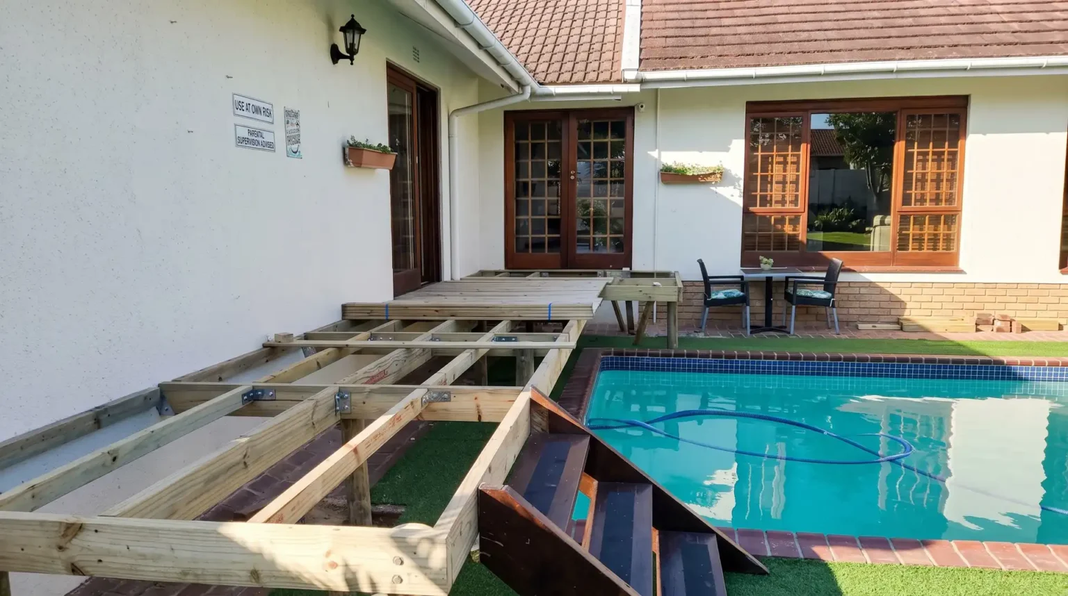 Project Dolliwarie Custom timber deck & glass & stainless steel balustrade