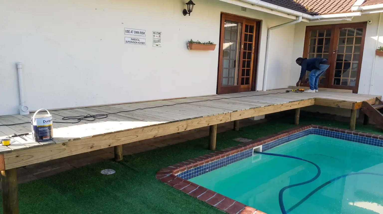 Project Dolliwarie Custom timber deck & glass & stainless steel balustrade